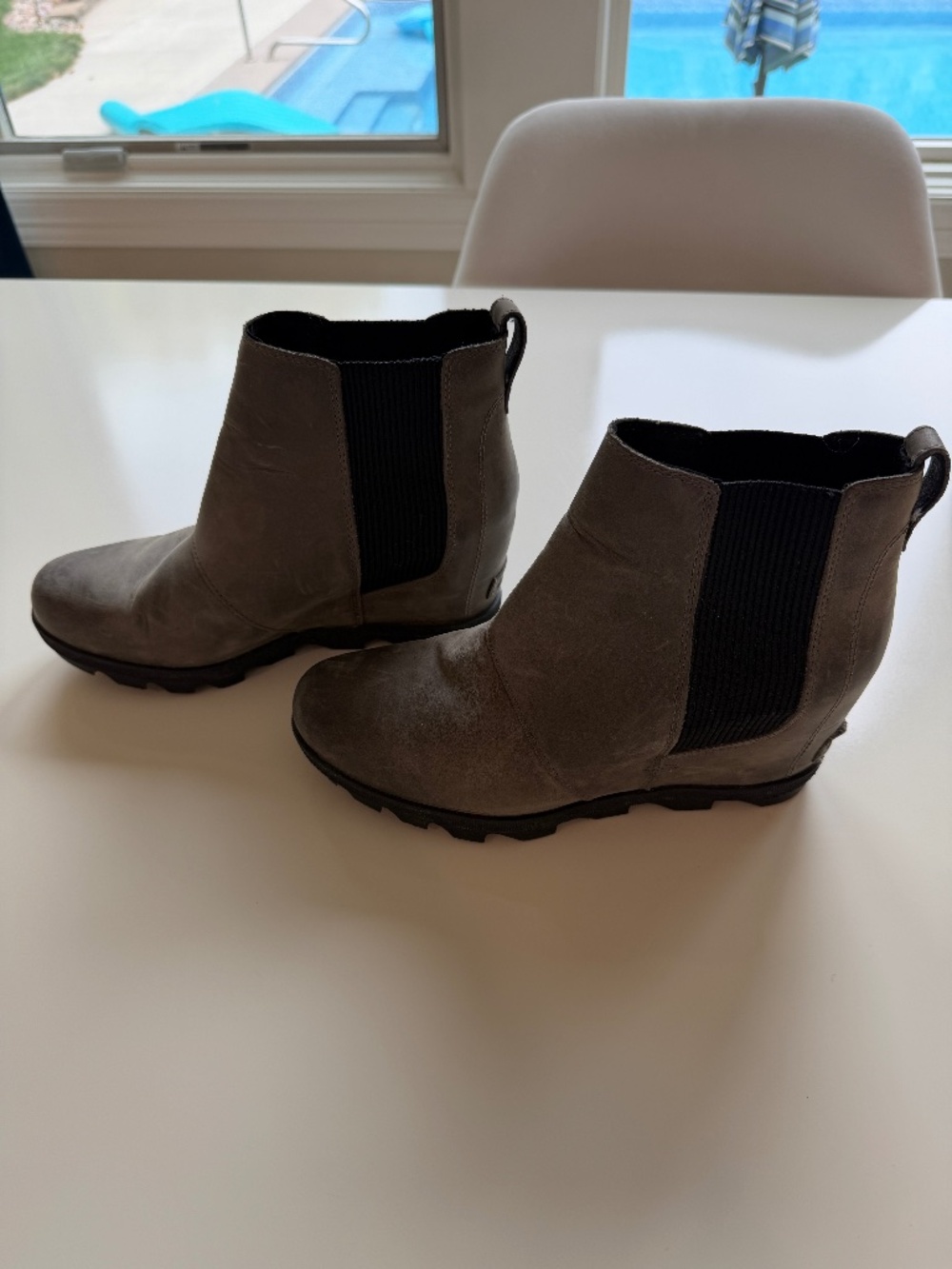 Sorel Joan of Arctic Wedge Chelsea boots, Grey, Women's size 9